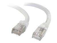 C2G Cat5e Booted Shielded (STP) Network Patch Cable - Koblingskabel - RJ-45 (hann) til RJ-45 (hann) - 30 m - STP - CAT 5e - formstøpt - hvit 83889